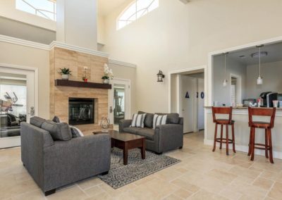 lounge area at arezzo apartments