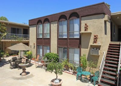 courtyard overview at arizona towers