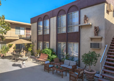 courtyard overview at arizona towers