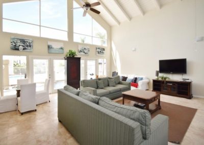 lounge area at citrus court