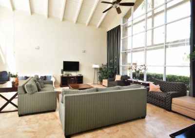 lounge area at citrus court