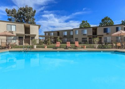 pool and lounges at the courtyards