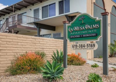 front entry sign to la mesa palms