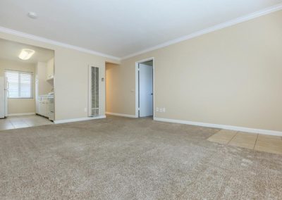 livng area with carpet at fresno terrace