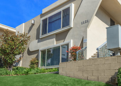 exterior and landscape of fresno terrace apartments