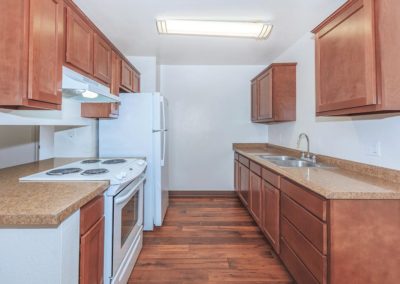 kitchen at parkwood gardens apartments