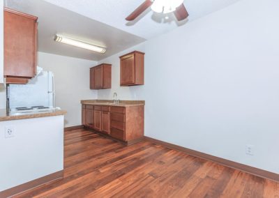 kitchen at parkwood gardens apartments