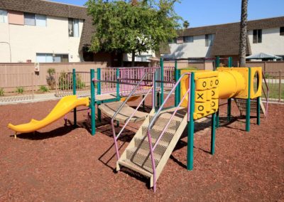 playground at paseo del prado