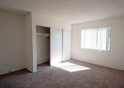 bedroom with closet at pepper valley apartments