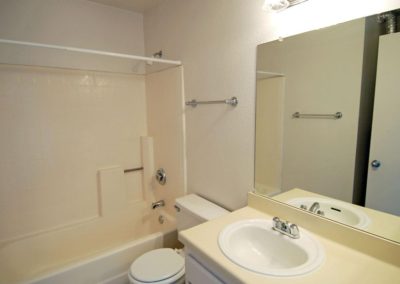 bathroom at pepper valley apartments