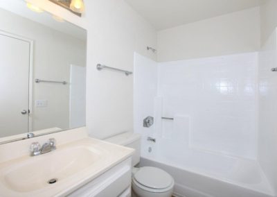 bathroom at pepper valley apartments