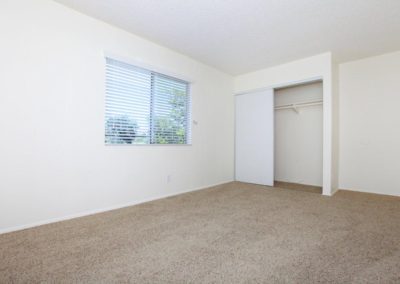 bedroom with closet at pepper valley apartments