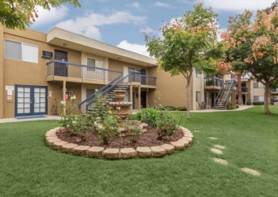 courtyard with grass at sandalwood apartments