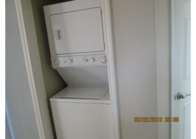 washer and dryer at taft manor