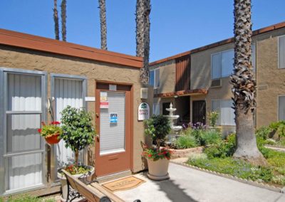 leasing office exterior at greentree apartments