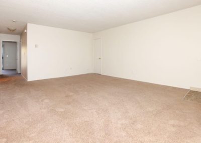 living area and hallway at greentree apartments