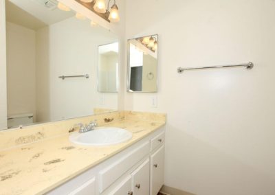 bathroom at greentree apartments