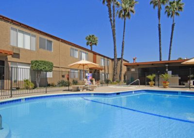 pool deck at greentree apartments