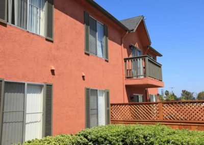 exterior of stone ridge apartments