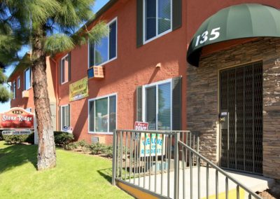 exterior of stone ridge apartments