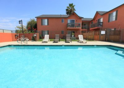 pool deck at stone ridge apartments