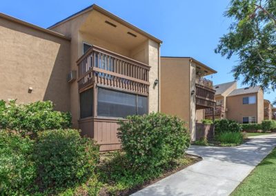 pathway through willow creek apartments and landscape